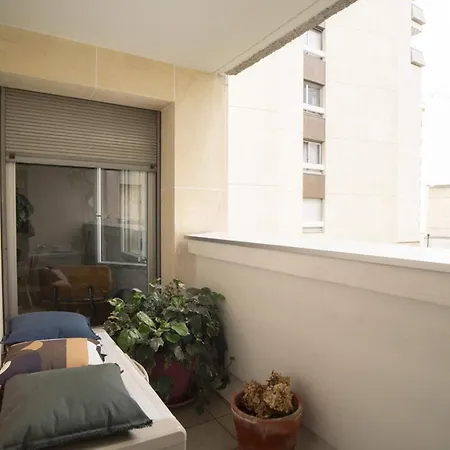 Sublime With Balcony In The 12th Parigi