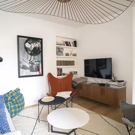 Sublime With Balcony In The 12th Apartment *